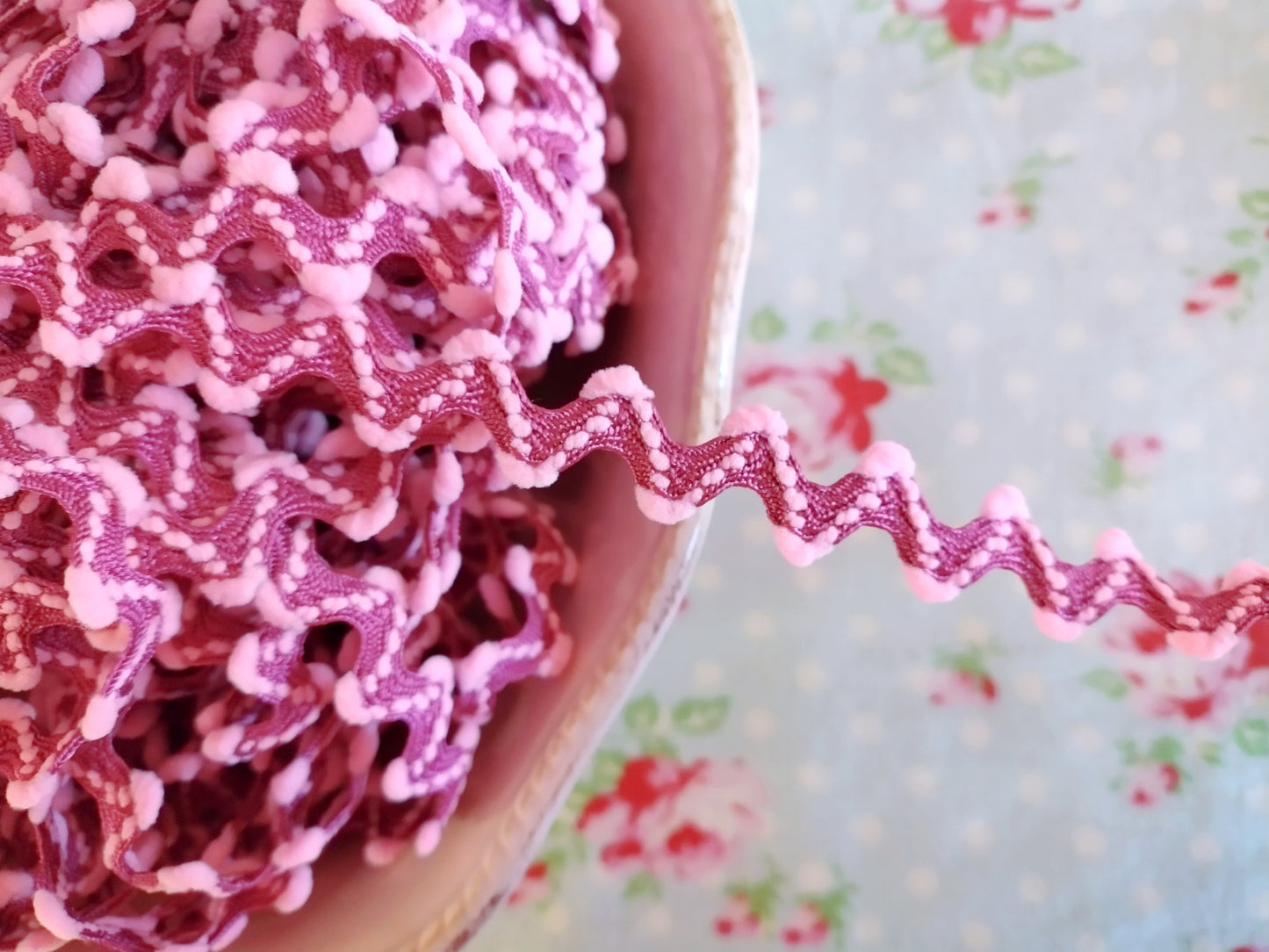 Pom Pom Ric Rac - Hot Pink & Fuchsia - Trim - 5/8 inch - 1 Yard