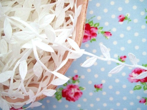 Leaf Garland Ribbon - Snow White - 1 inch - 1 Yard