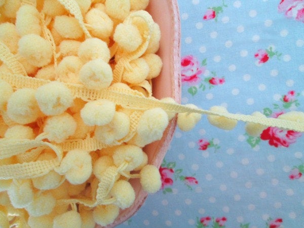 Pom Pom Trim - Sweet Butter Yellow Dangling - 1/2 inch Ball Fringe - 1 Yard