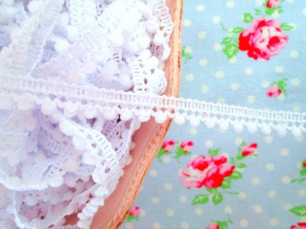 Mini Pom Pom Trim - Snowball White - Ball Fringe - 1 Yard