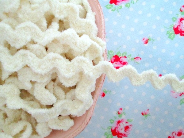 Chenille Ric Rac Trim - Cream Cheese Frosting - 5/8 inch - 1 Yard - Sugar Pink Boutique