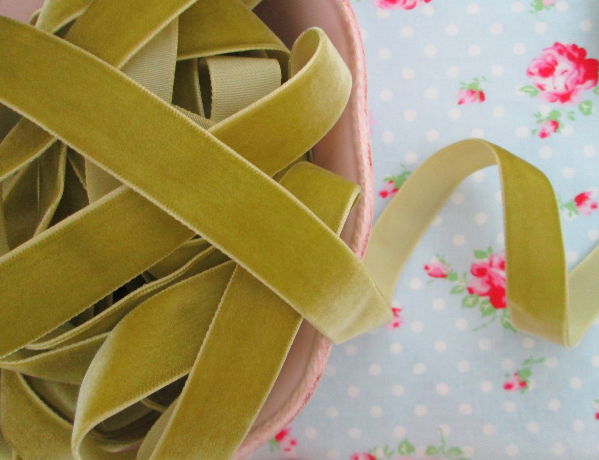 Sweet Pea Green Velvet Ribbon - 3/4 inch - 1 Yard - Sugar Pink Boutique