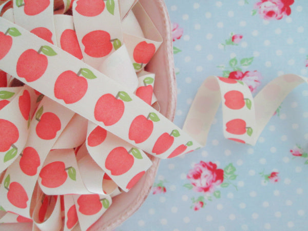 Ivory Canvas Ribbons