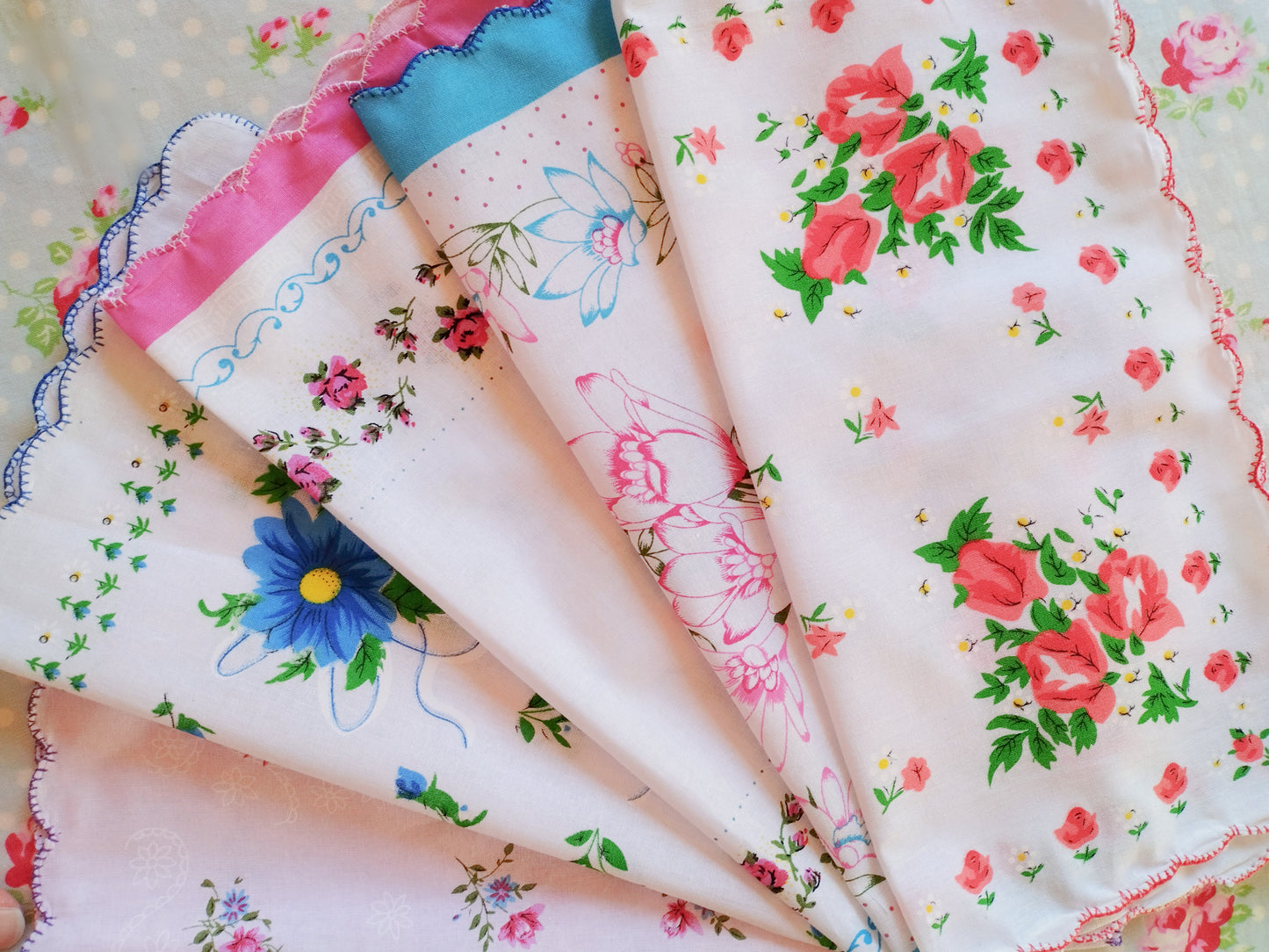 Floral Vintage Style Scalloped Edge Cotton Handkerchiefs - Set of 5