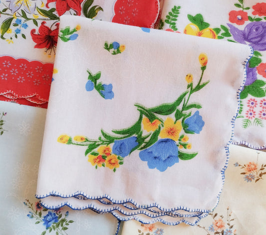 Floral Vintage Style Scalloped Edge Cotton Handkerchiefs - Set of 5