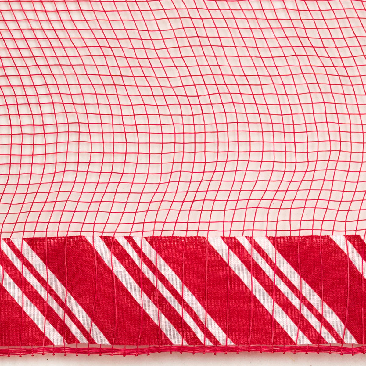 10" Ruffle Fabric Edge Mesh: Candy Cane on Red