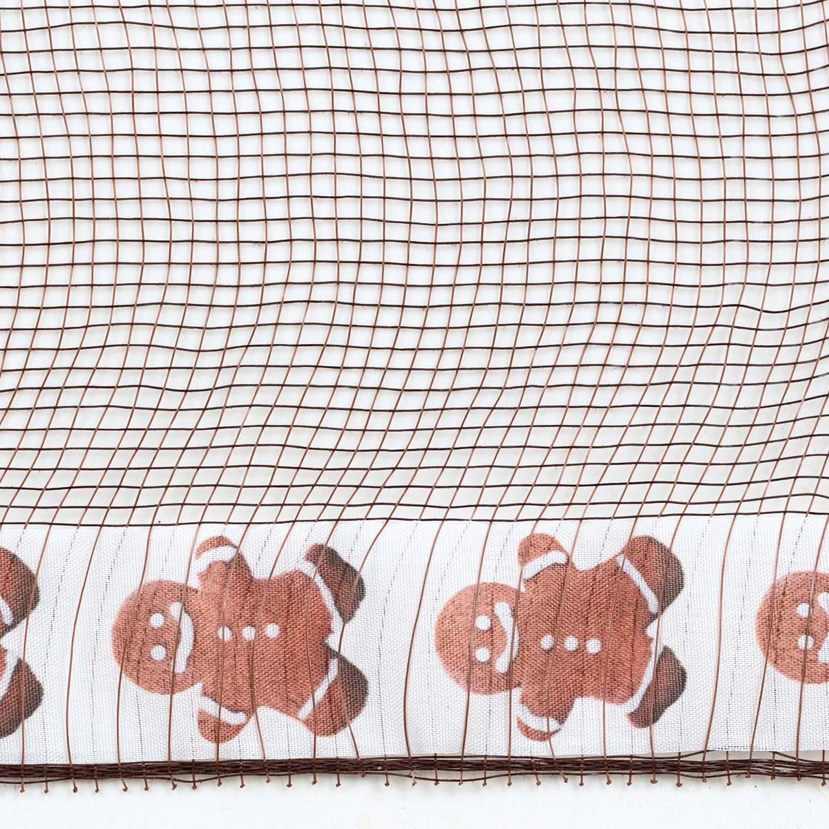10" Fabric Edge Mesh: Gingerbread Man on Brown - 10 Yard Roll
