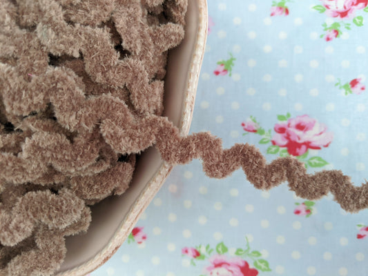 Chenille Ric Rac Trim - Fawn Beige - 5/8 inch - 1 Yard - Sugar Pink Boutique
