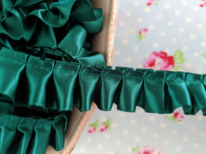 Box Pleated Satin Ribbon/Trim - Emerald Green - 7/8 inch - 1 Yard