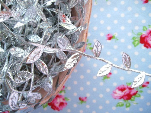 Leaf Garland Ribbon - Metallic Silver - 1 inch - 1 Yard