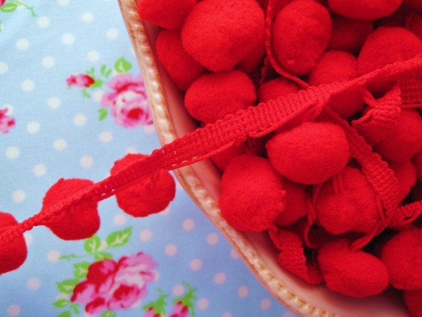 LARGE Pom Pom Trim - Cherry Red Dangling - 3/4 inch Ball Fringe - 1 Yard