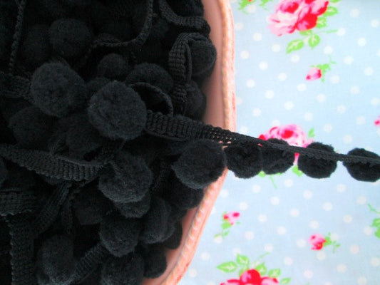 Pom Pom Trim - Black Gumdrop Dangling - 1/2 inch Ball Fringe - 1 Yard