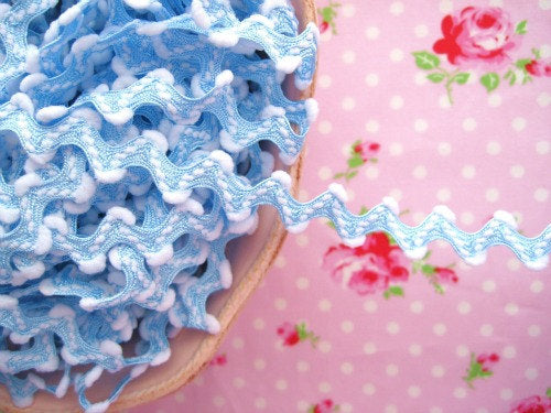 Pom Pom Ric Rac - Blue and White - Trim - 5/8 inch - 1 Yard