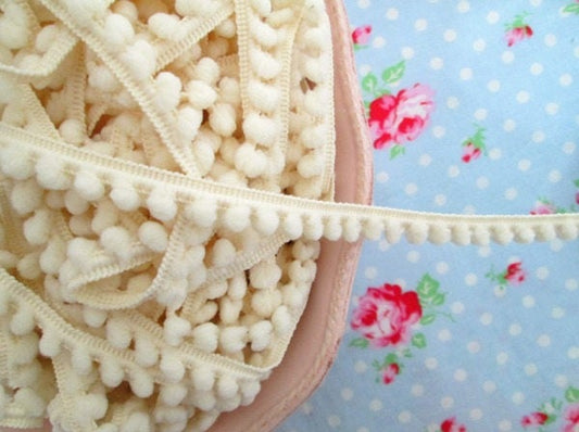 Baby Pom Pom Trim - Vanilla Cream - 1/4 inch Ball Fringe - 1 Yard