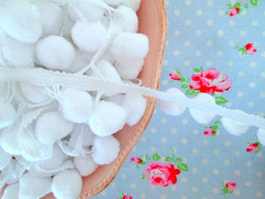 LARGE Pom Pom Trim - Snowball White Dangling - 3/4 inch Ball Fringe - 1 Yard