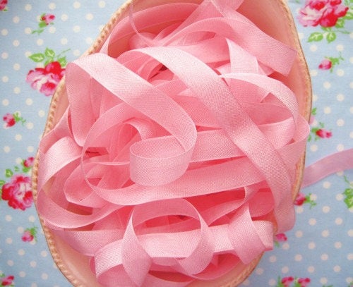Vintage Style Seam Binding Ribbon - Pink Frosting - 1/2 inch - 1 Yard