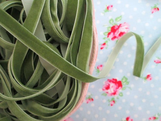 Leaf Green Velvet Ribbon - 3/8 inch - 1 Yard