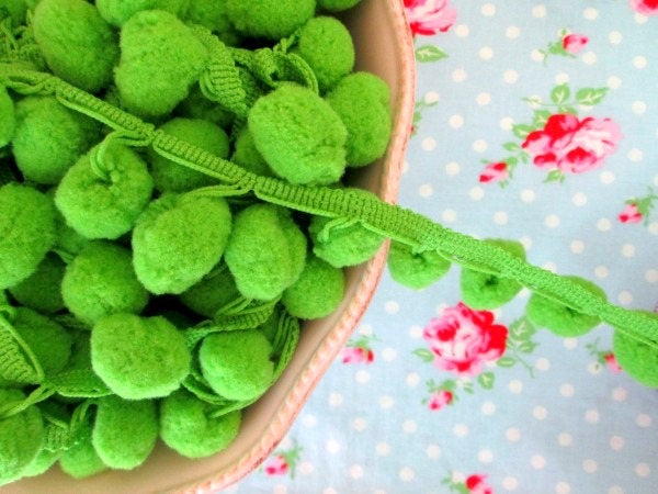 LARGE Pom Pom Trim - Green Apple Dangling - 3/4 inch Ball Fringe - 1 Yard