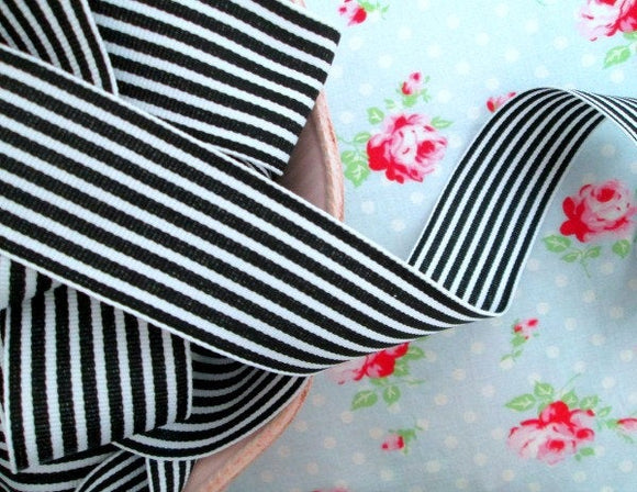 Striped Grosgrain Ribbon - Black and White - 1 1/2 inch - 1 Yard – Sugar  Pink Boutique